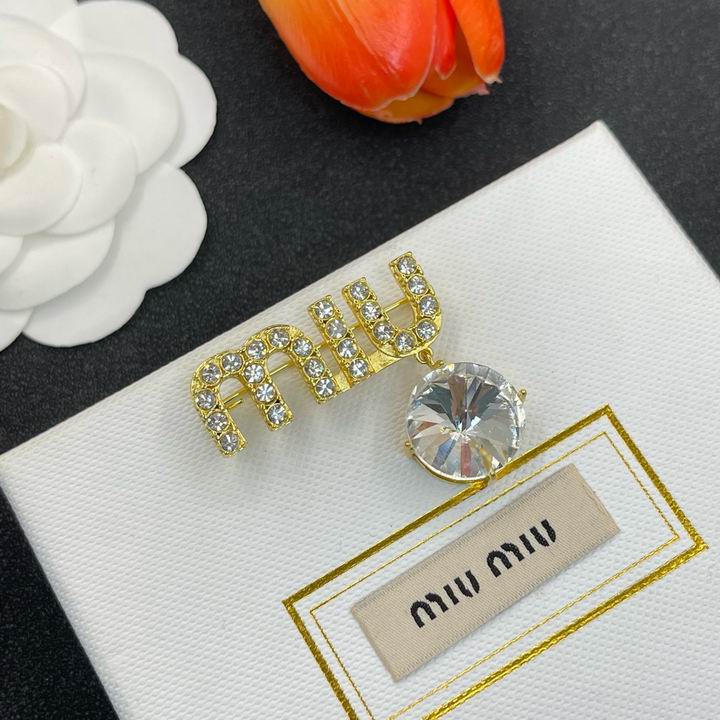 MiuMiu brooch 01lyh03